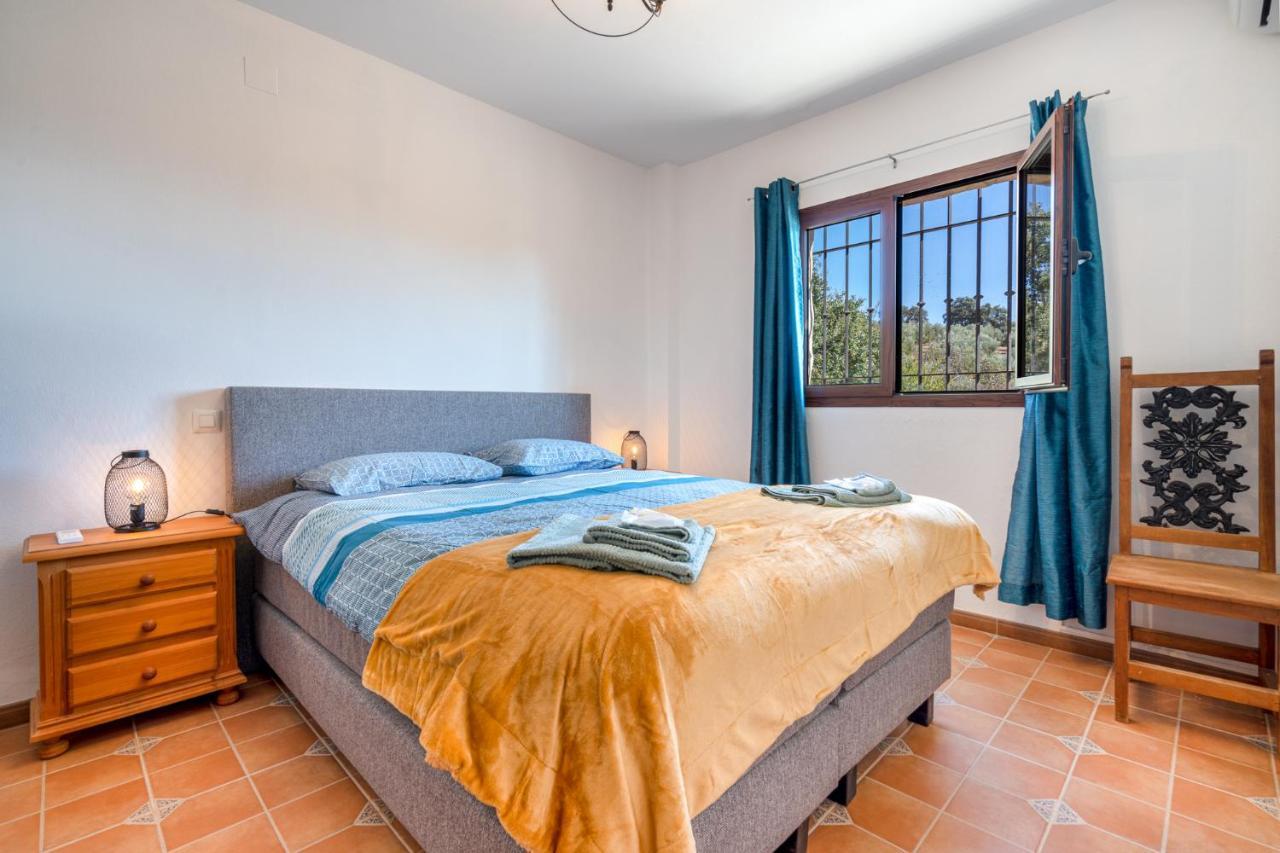 Hacienda La Buena Vida B&B En Appartementen Casita La Bruja Algarinejo Екстер'єр фото